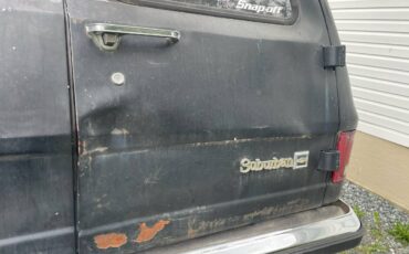 Chevrolet-suburban-1500-1988-black-5