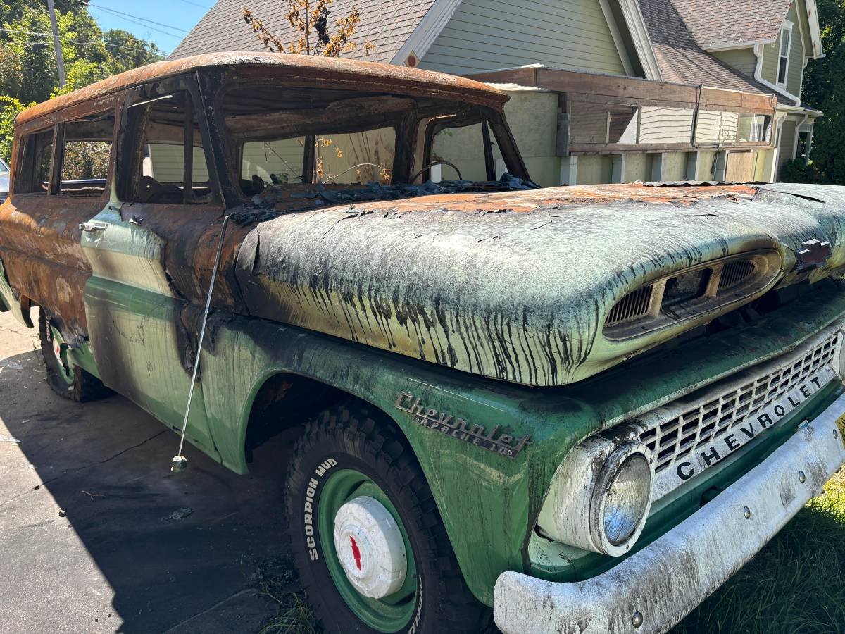 Chevrolet-suburban-1964-green