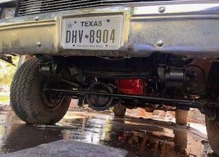 Chevrolet-suburban-1984-white-6