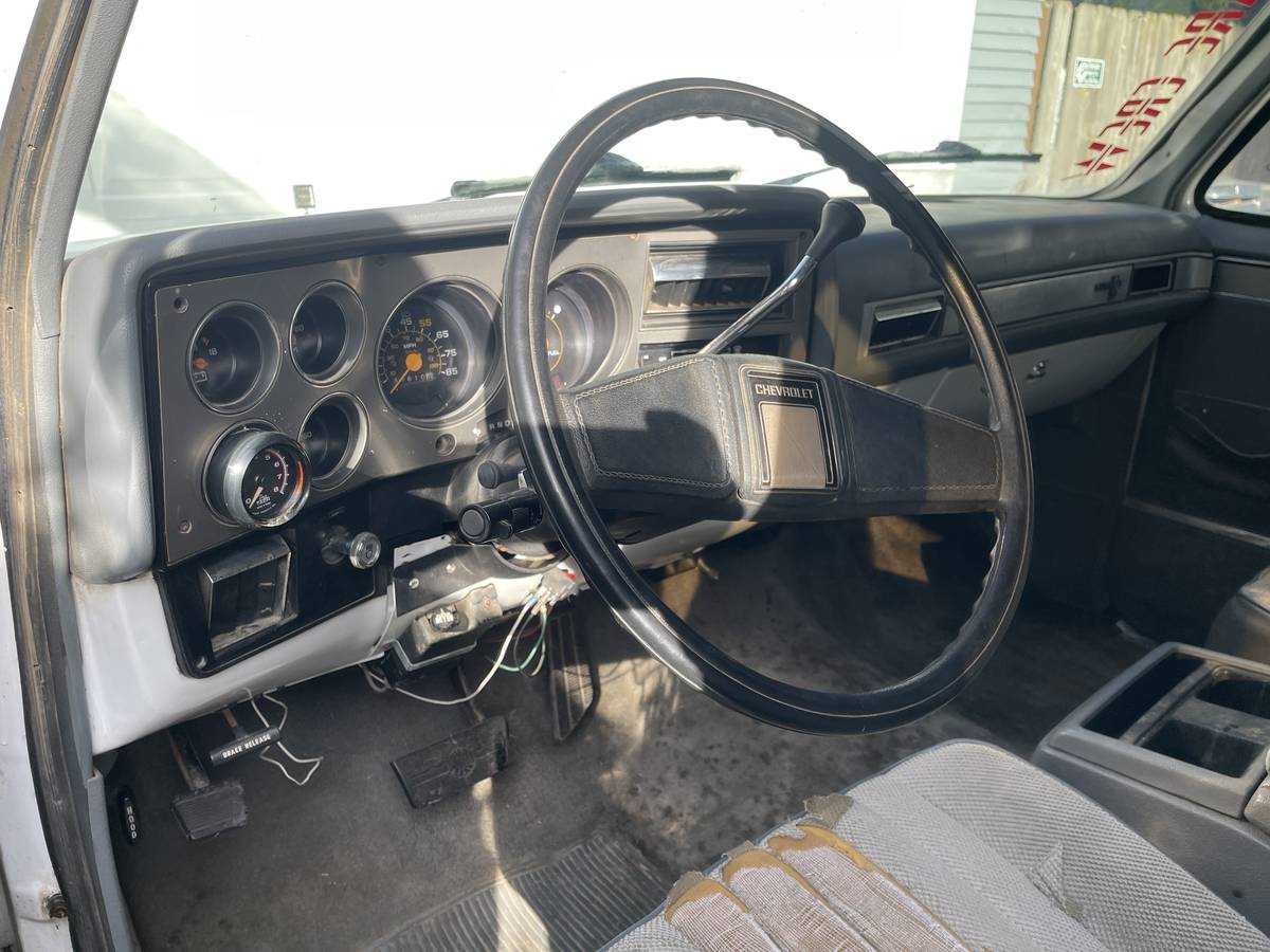 Chevrolet-suburban-2500-1987-15