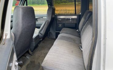 Chevrolet-suburban-2500-1987-5