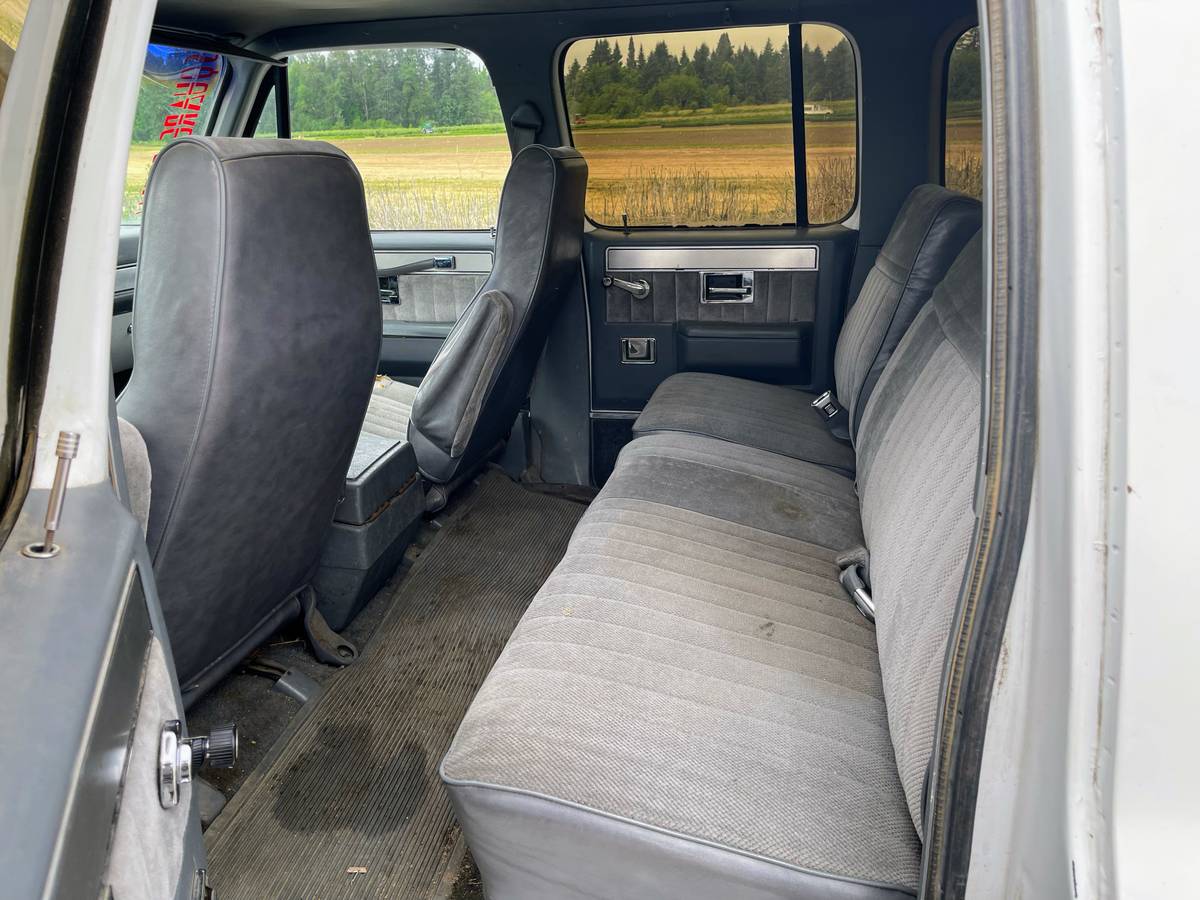 Chevrolet-suburban-2500-1987-5