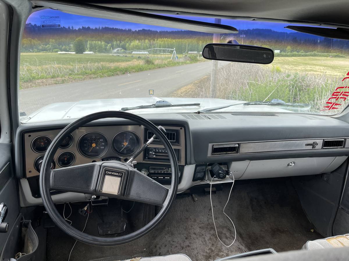 Chevrolet-suburban-2500-1987-7