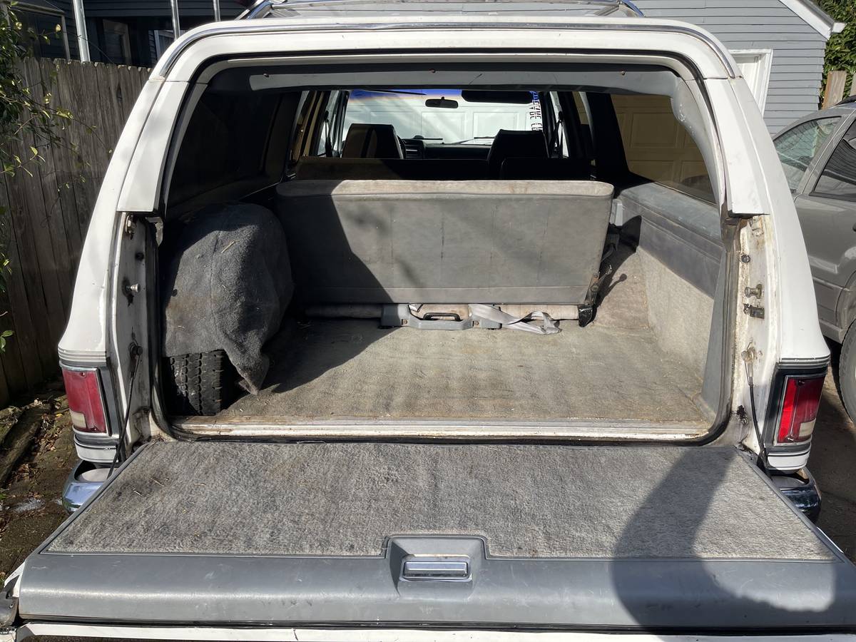 Chevrolet-suburban-2500-1987-9
