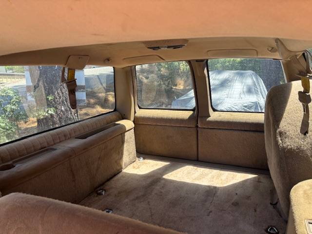 Chevrolet-suburban-2500-1994-5