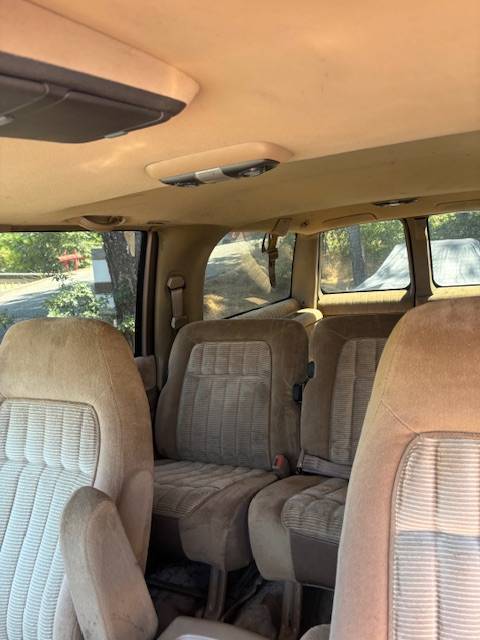 Chevrolet-suburban-2500-1994-7