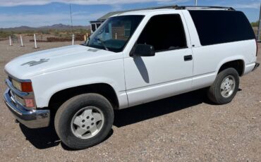 Chevrolet-tahoe-1995-white-3
