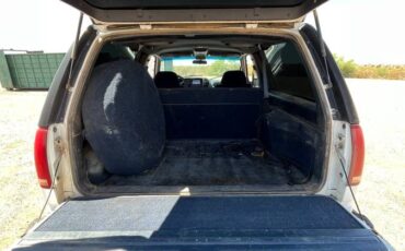Chevrolet-tahoe-1995-white-6