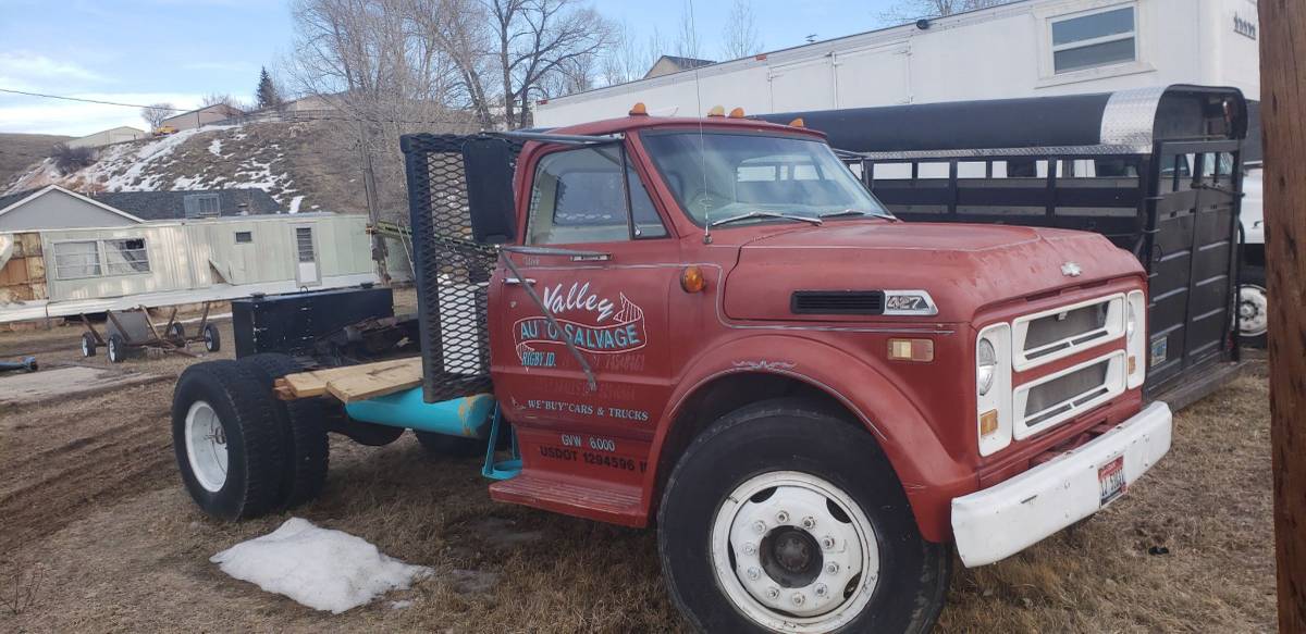 Chevrolet-truck-diesel-1971-red-1