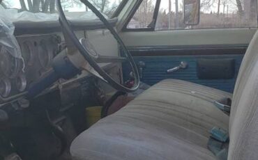Chevrolet-truck-diesel-1971-red-4