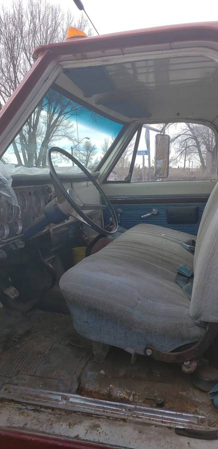 Chevrolet-truck-diesel-1971-red-4