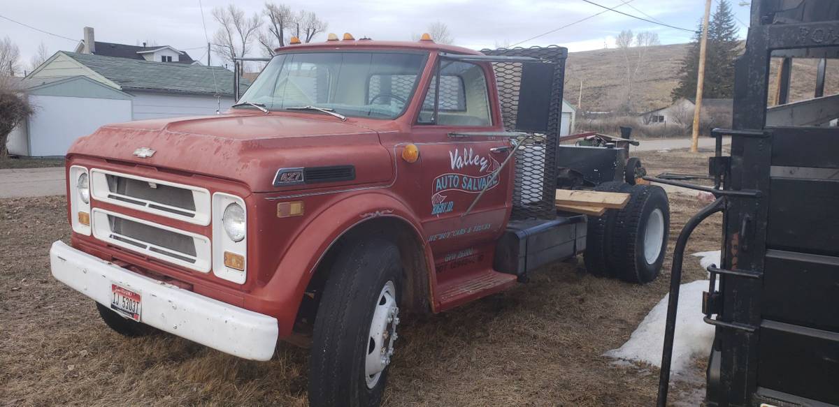 Chevrolet-truck-diesel-1971-red