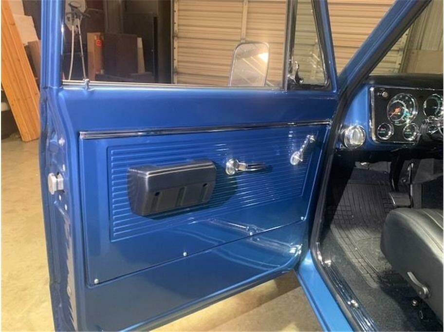 Chevrolet-unknown-1968-9