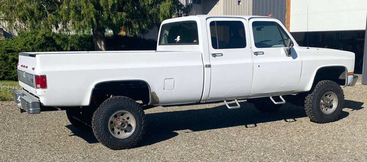Chevrolet-v3500-1989-white-1