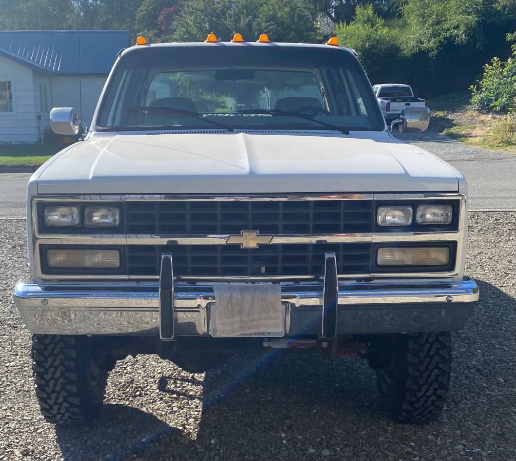 Chevrolet-v3500-1989-white