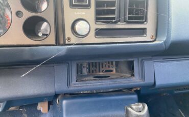 Chevrolet-z28-camaro-1981-blue-12