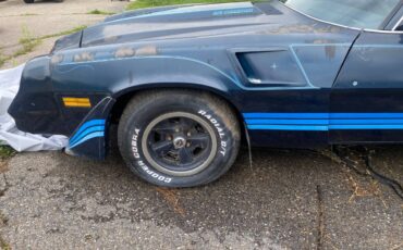 Chevrolet-z28-camaro-1981-blue-6