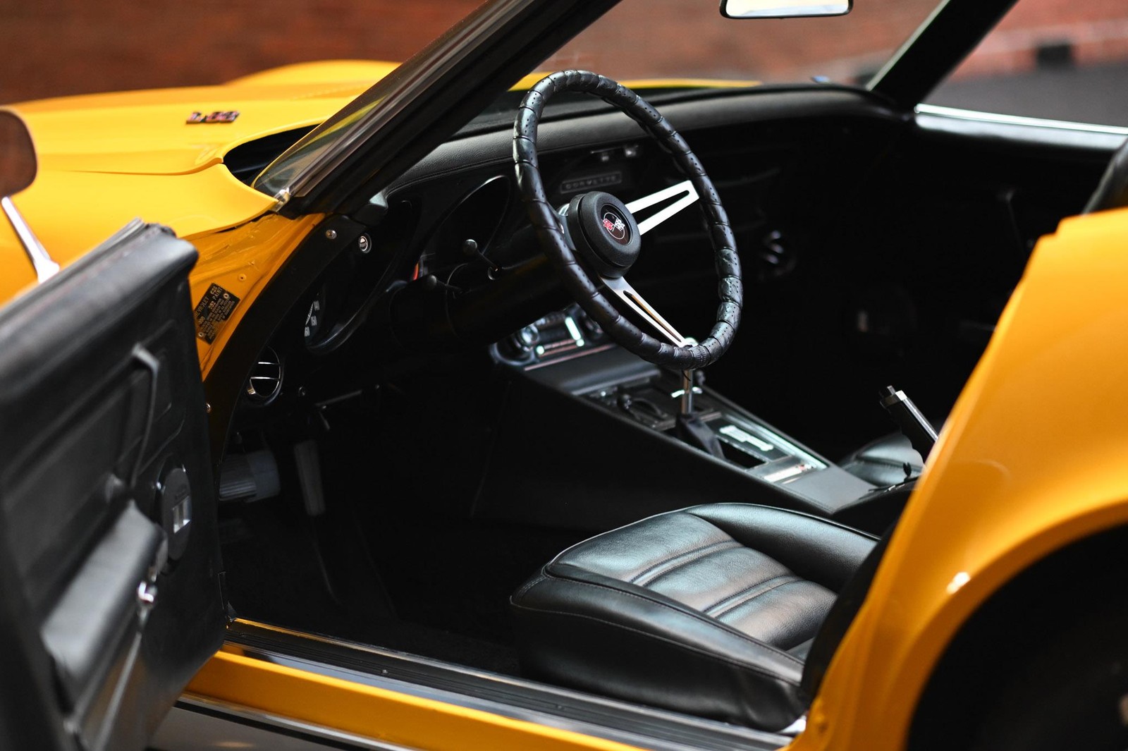 Chevrolete-Corvette-1973-11