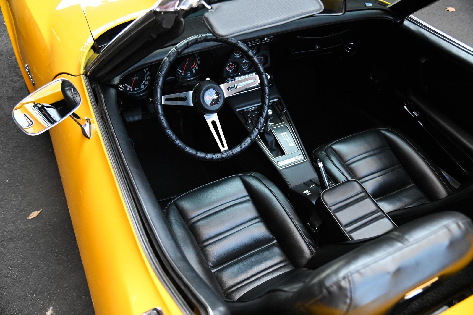 Chevrolete-Corvette-1973-14