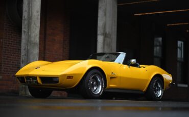 Chevrolete-Corvette-1973