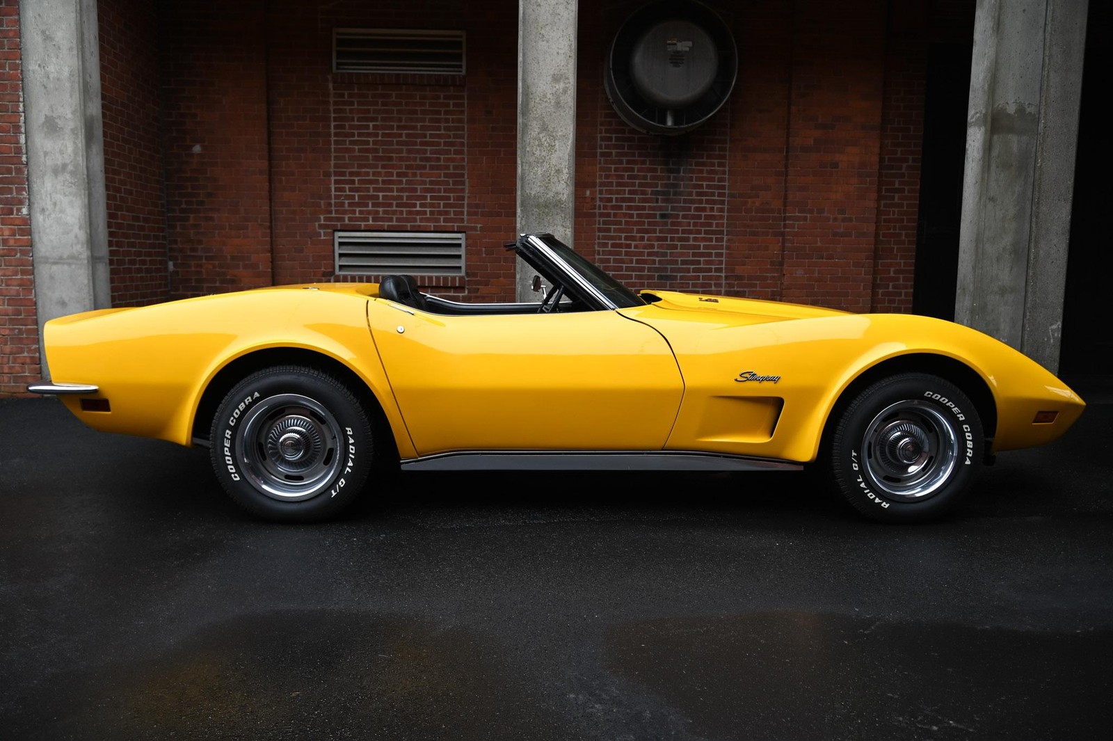 Chevrolete-Corvette-1973-4