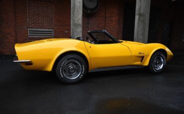Chevrolete-Corvette-1973-6
