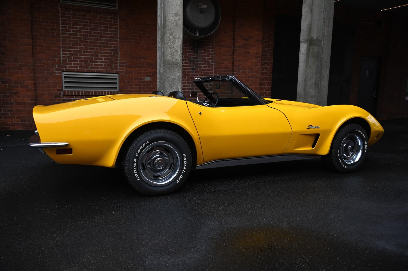Chevrolete-Corvette-1973-6