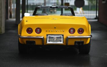 Chevrolete-Corvette-1973-9