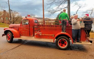 Chevy-1945-red-3