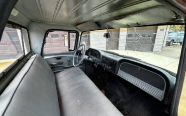 Chevy-apache-1961-yellow-12