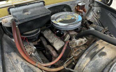 Chevy-apache-1961-yellow-16