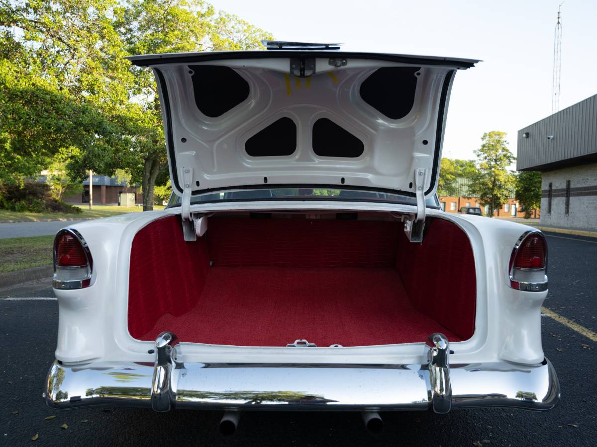 Chevy-bel-air-1955-white-17