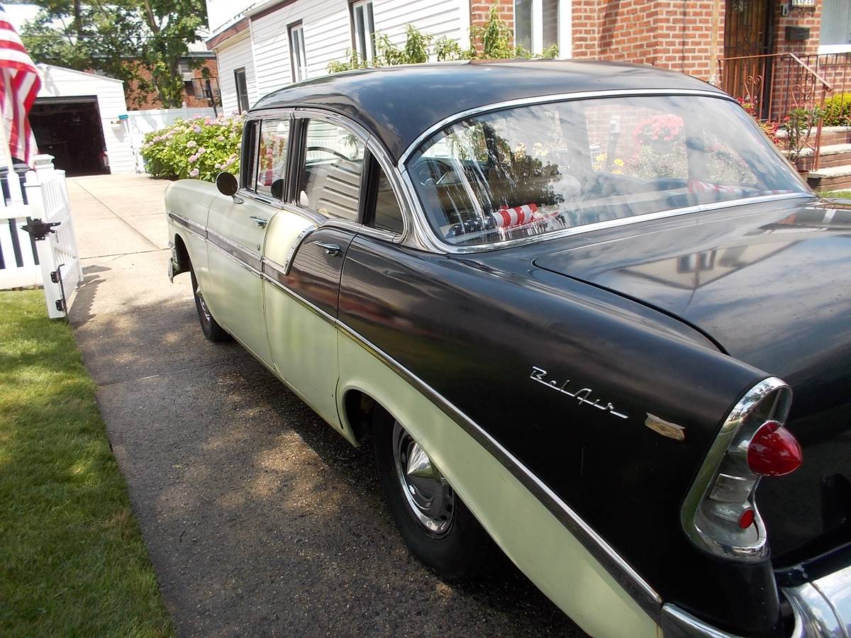 Chevy-belair-4-door-1956-custom-7