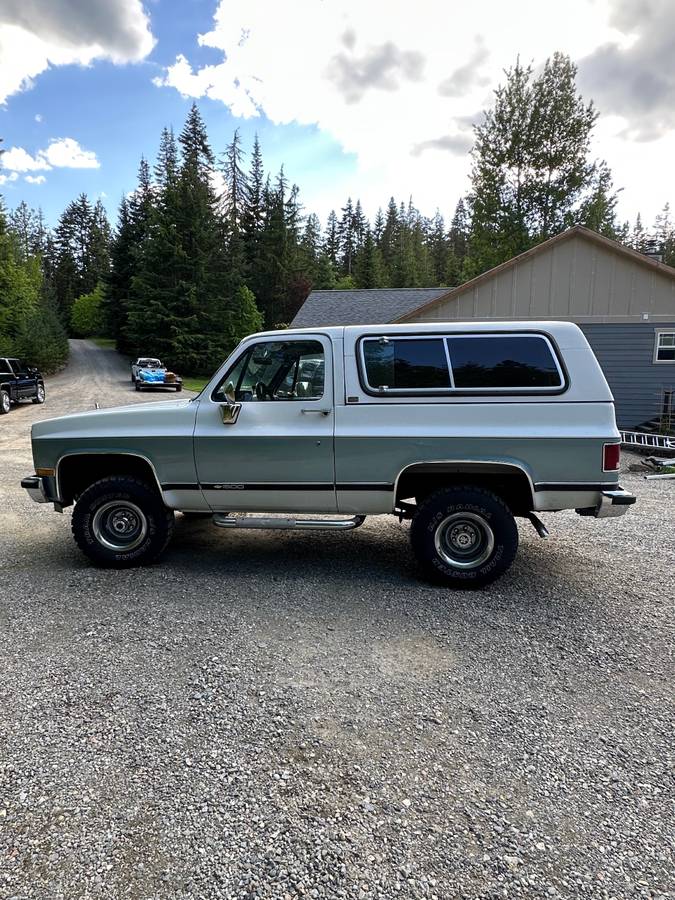 Chevy-blazer-diesel-1989-white-1