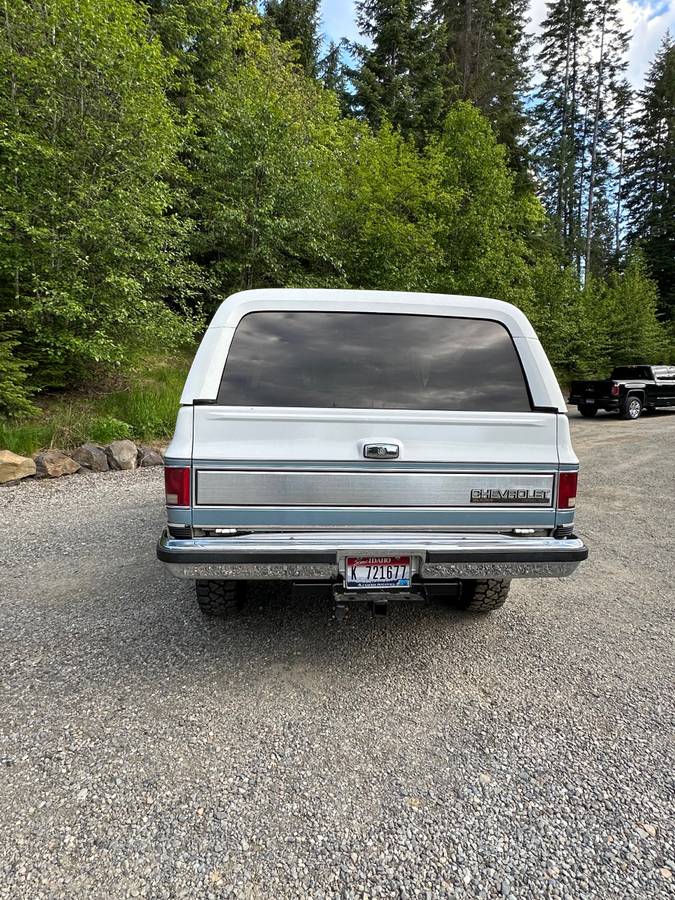 Chevy-blazer-diesel-1989-white-2