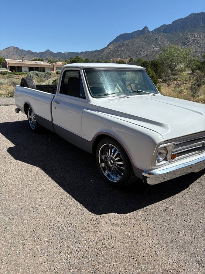 Chevy-c10-1968-white-4
