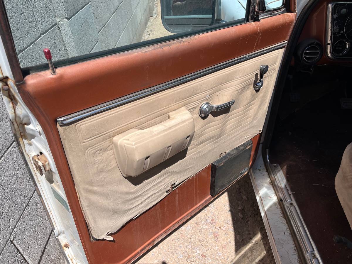 Chevy-c10-suburban-1971-12