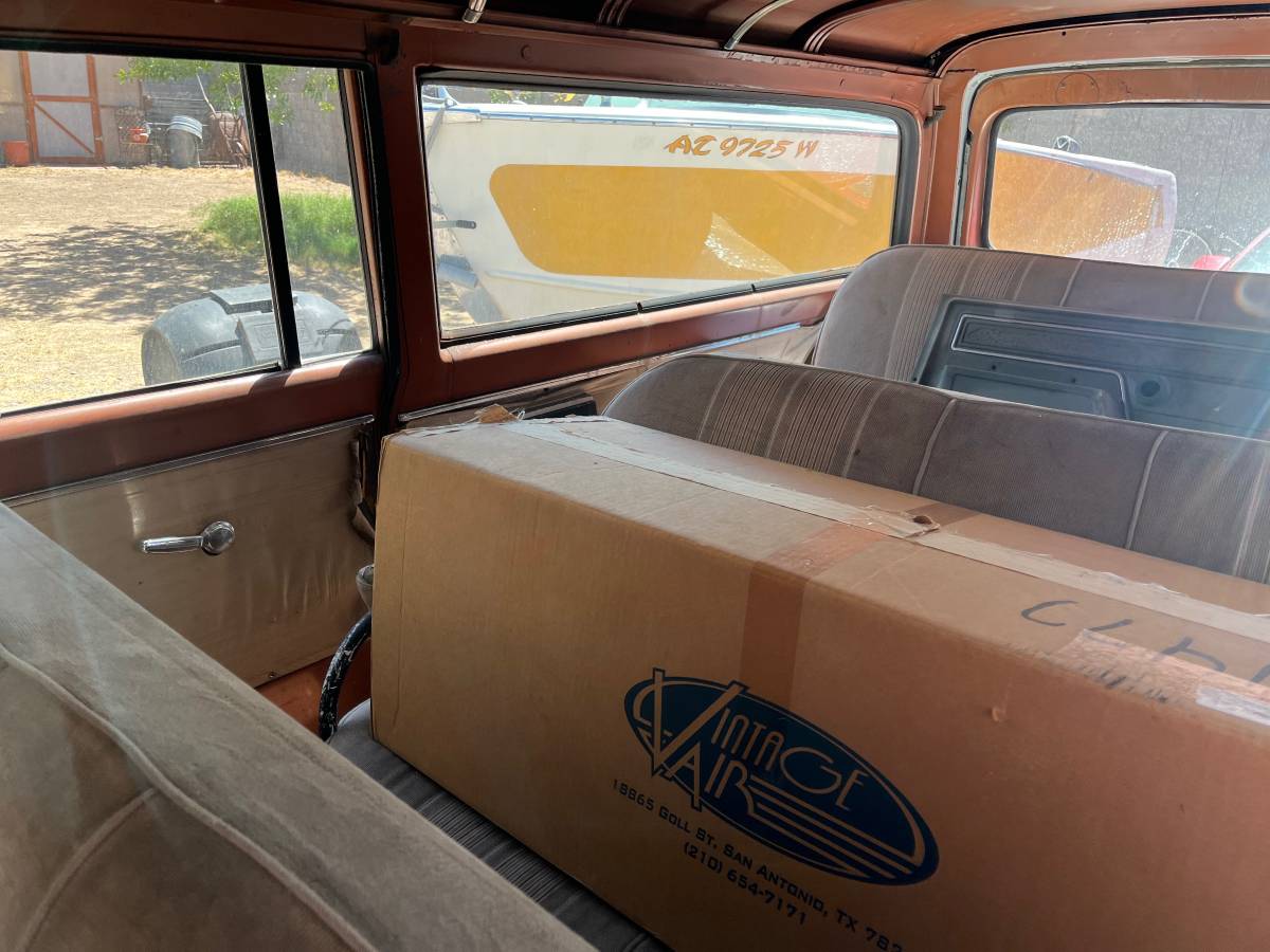 Chevy-c10-suburban-1971-14