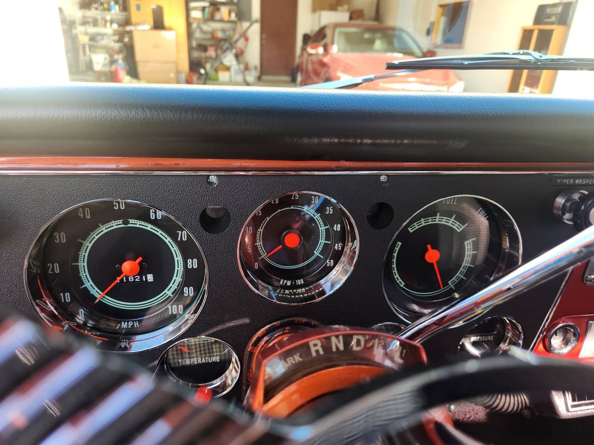 Chevy-c10-truck-1967-orange-10