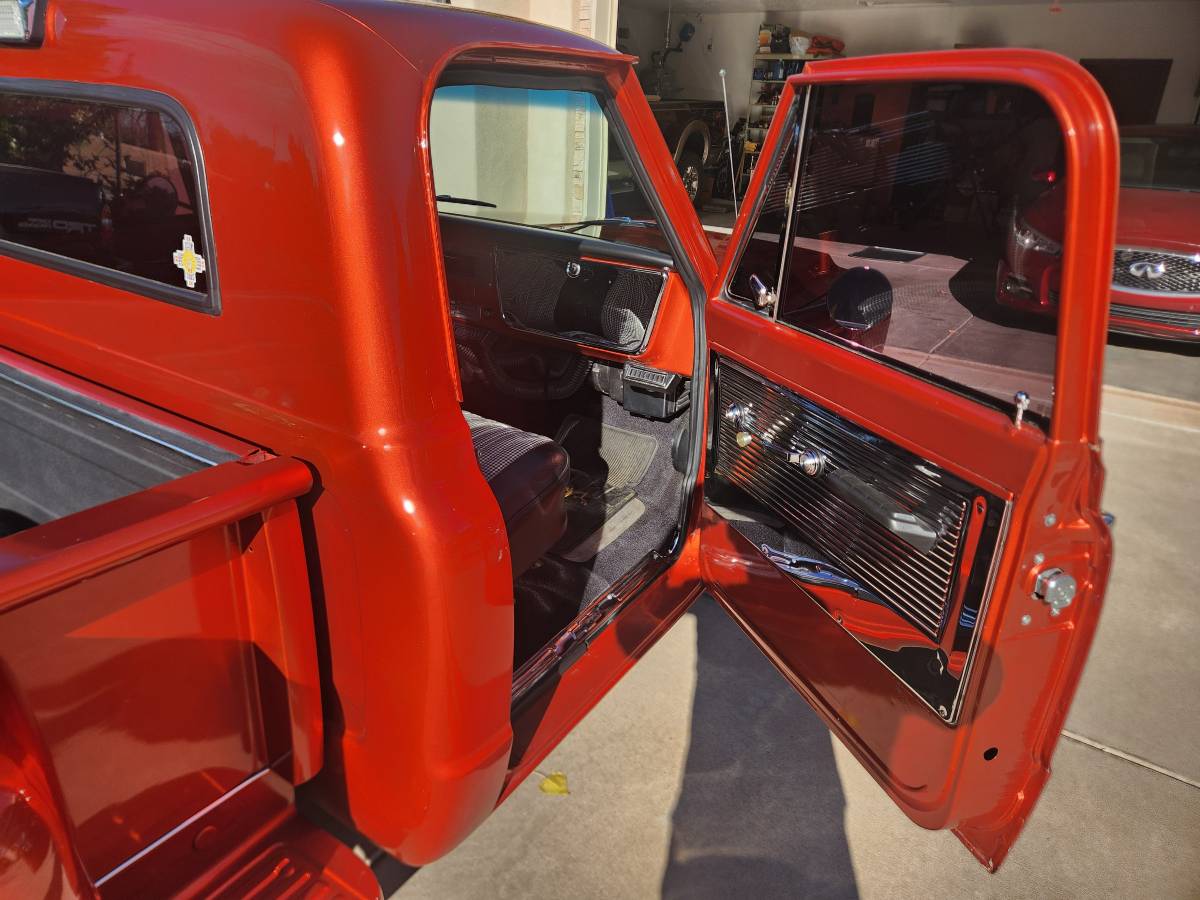 Chevy-c10-truck-1967-orange-27