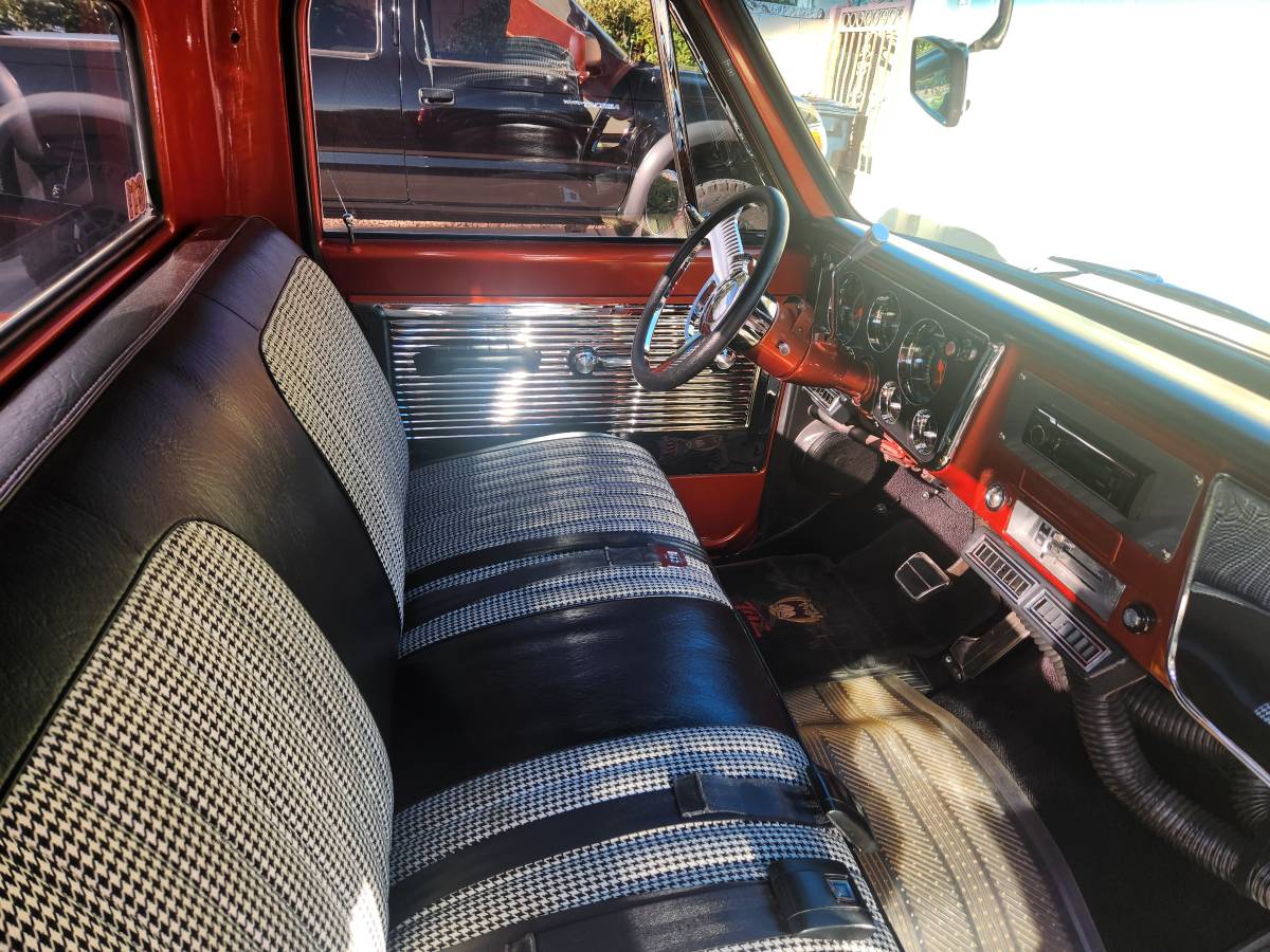 Chevy-c10-truck-1967-orange-7