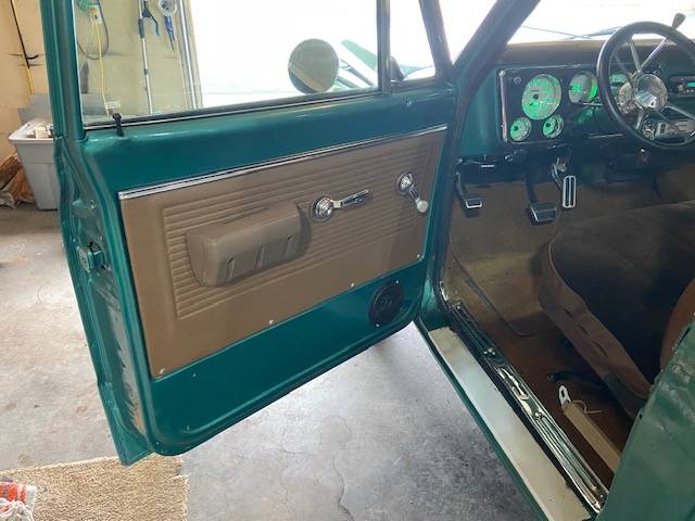 Chevy-c10-truck-1969-green-3