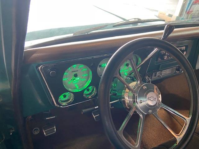 Chevy-c10-truck-1969-green-4