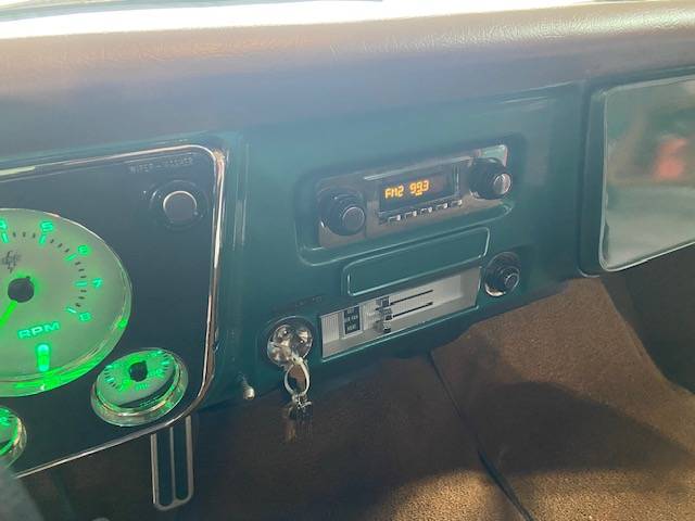 Chevy-c10-truck-1969-green-5