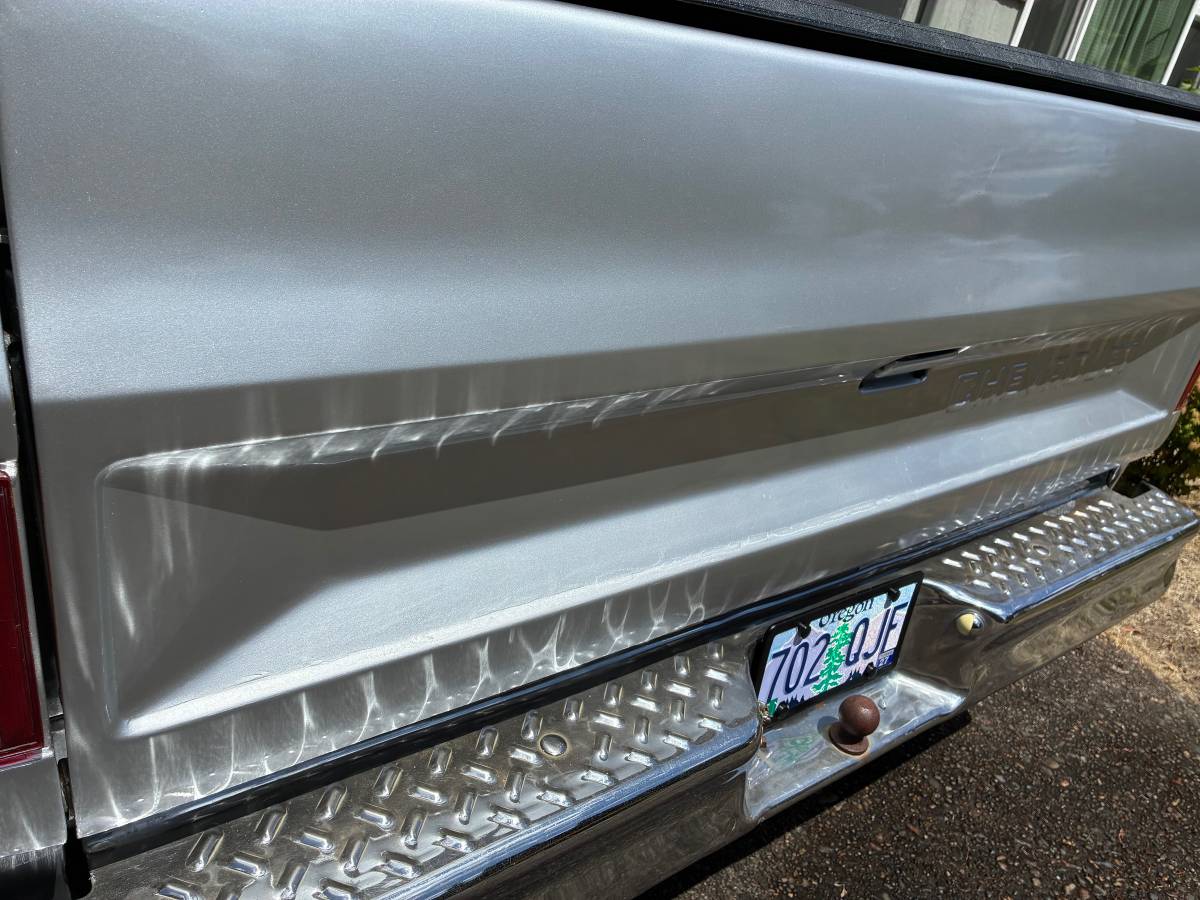 Chevy-c10-truck-1984-silver-20