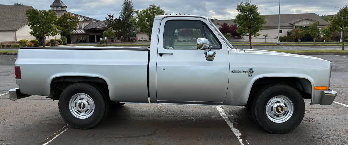 Chevy-c10-truck-1984-silver-3