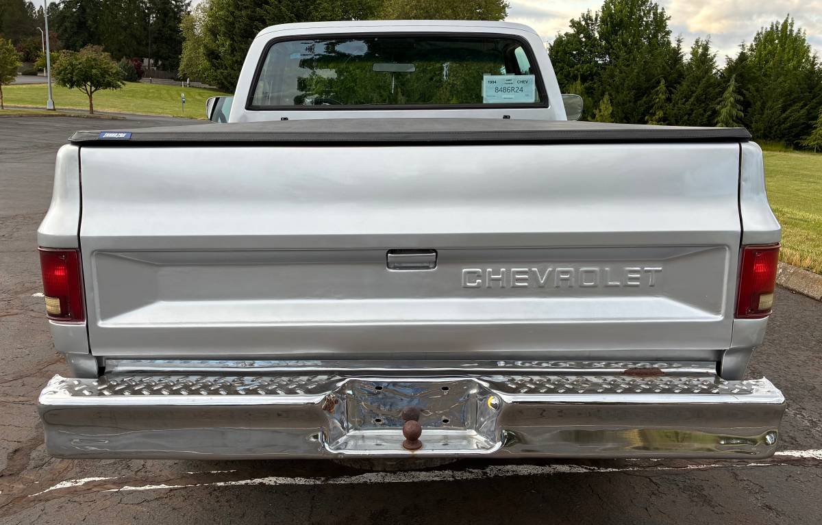 Chevy-c10-truck-1984-silver-5