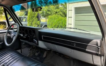 Chevy-c10-truck-1984-silver-9