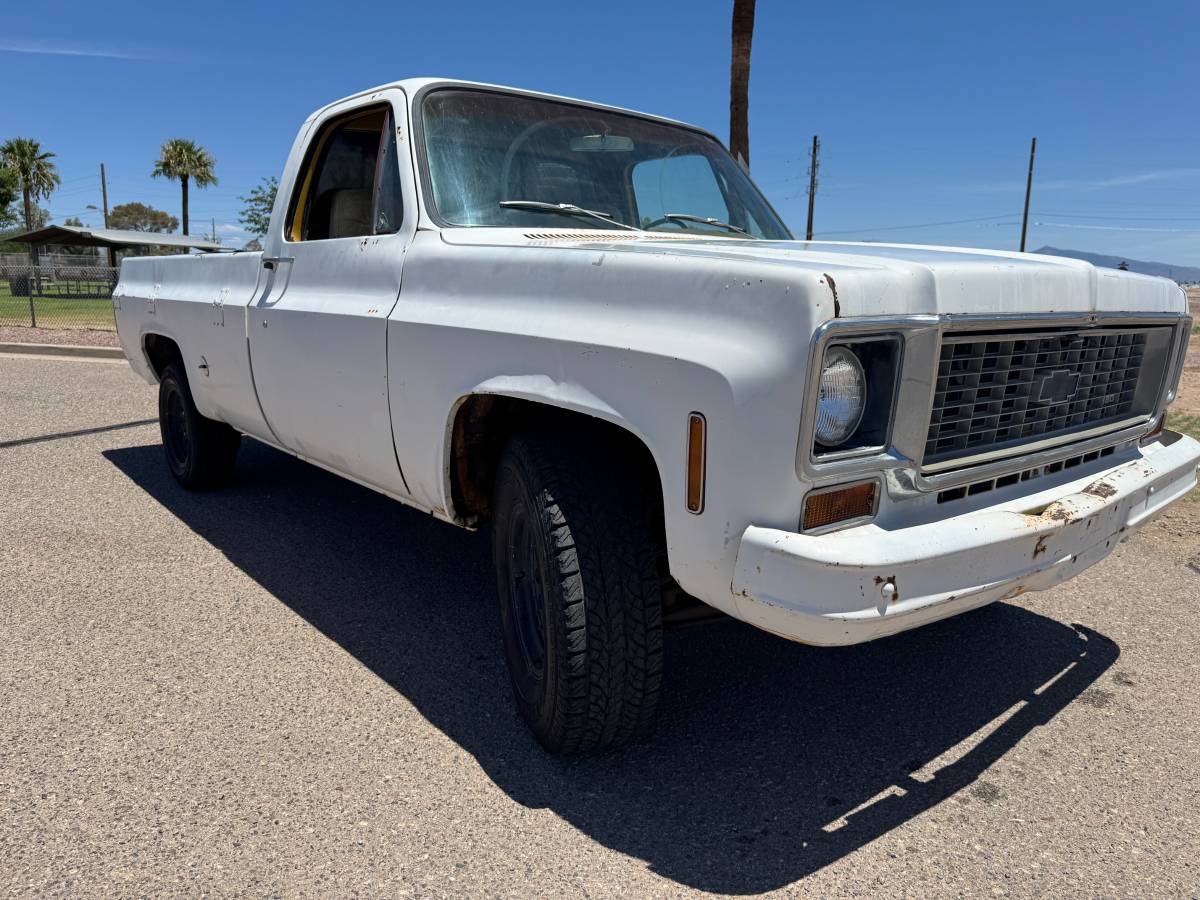 Chevy-c20-1973-white-1