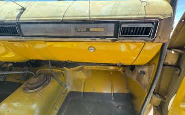 Chevy-c20-1973-white-12